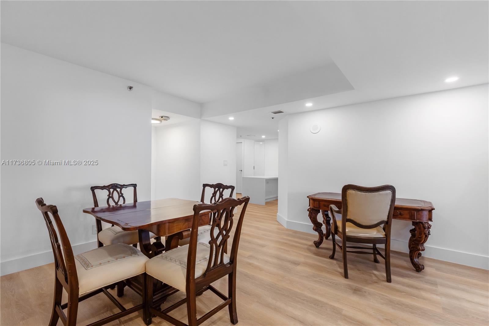 VENETIA CONDO - Residential