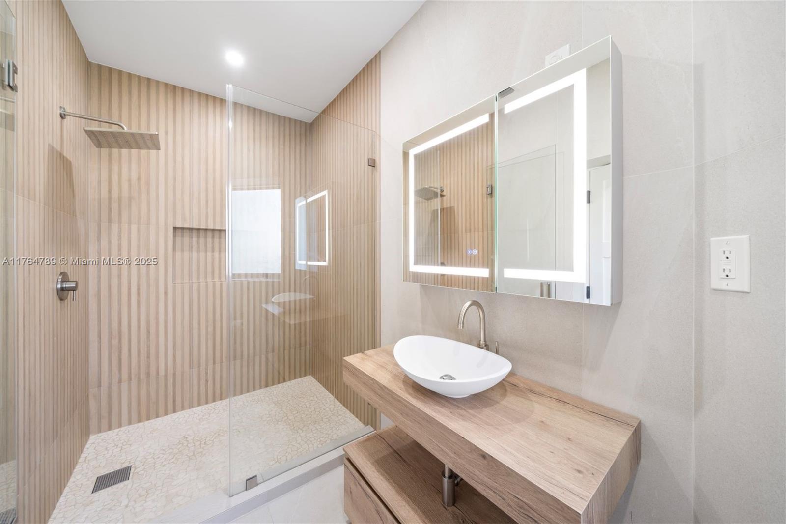 NAUTILUS EXTENSION 3RD - Residential