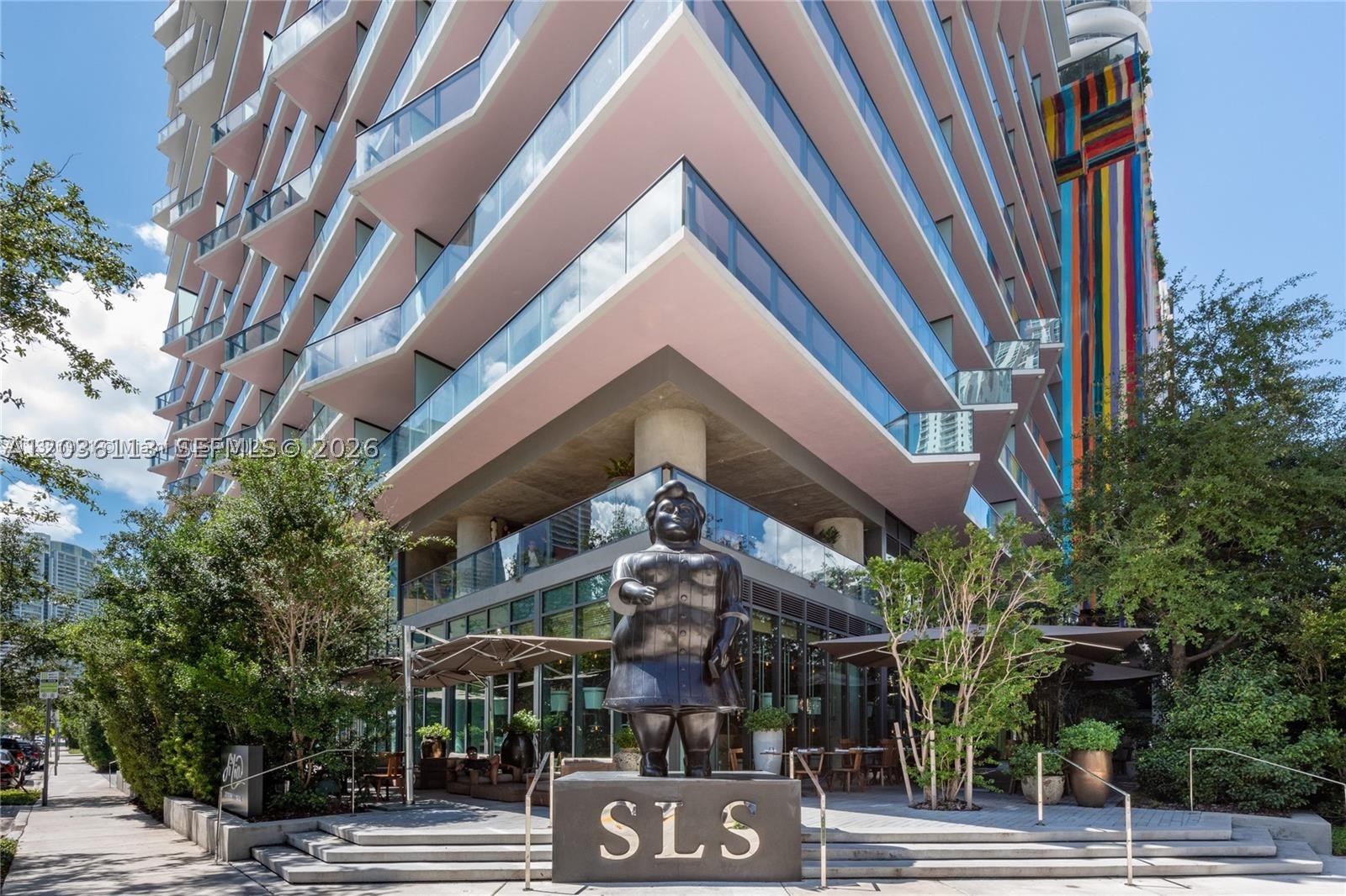 SLS BUILDING, EXCELLENT LOCATION, WALKING DISTANCE TO BRICKELL AVENUE. ONE BEDROOM + DEN + TWO FULL BATHS, 995 SQUARE FEET OF A/C SPACE, PLUS 191 SQUARE FEET OF TERRACE. GREY PORCELAIN FLOORS, THROUGHOUT UNIT, WASHER & DRYER INSIDE OF THE APT. STATE OF THE ART FITNESS CENTER, ROOFTOP POOL,PRIVATE CABANAS, GREAT RESTAURANTS, NORTH VIEW TO BRICKELL AVENUE.
