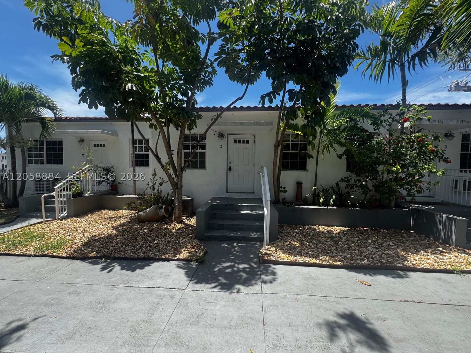 Charming 1-bedroom, 1-bathroom condo in a gated boutique community of only 8 units, ideally located just blocks from the beach and close to the water. Enjoy a prime location surrounded by popular restaurants, shopping, and entertainment, while still offering a private and peaceful setting. Whether you’re looking for a primary residence, vacation getaway, or investment property, this condo offers an excellent opportunity in a highly desirable coastal area.