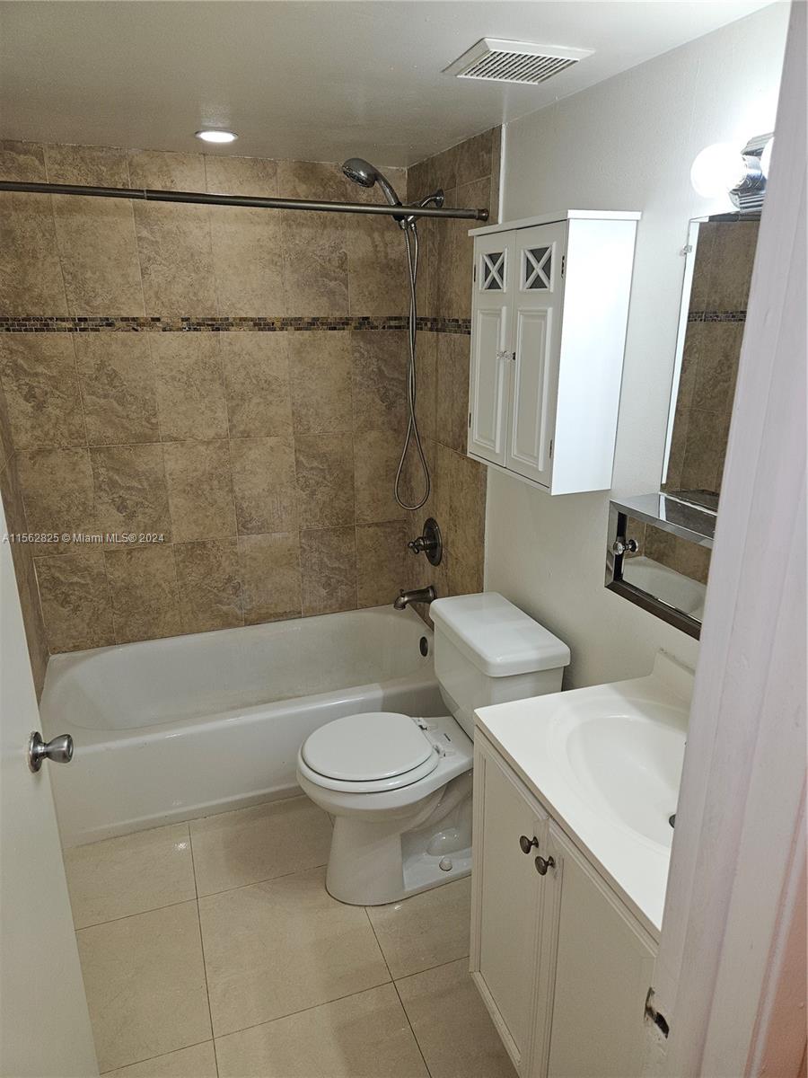 Azul At Fontainebleau Con - Residential Lease