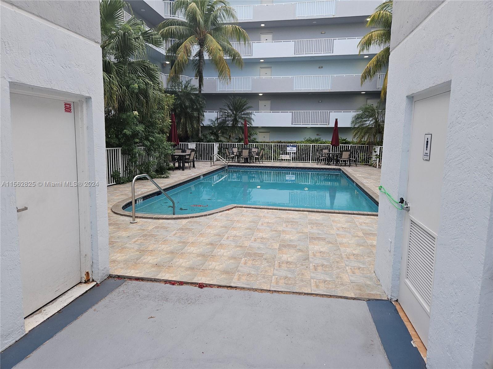 Azul At Fontainebleau Con - Residential Lease