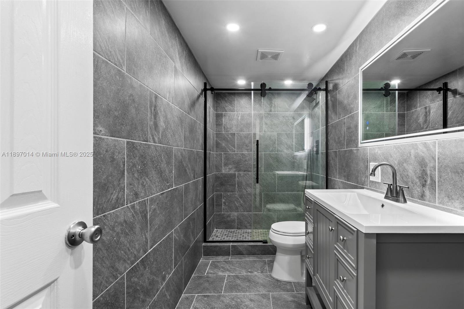 OCEAN VIEW TOWERS CONDO - Residential