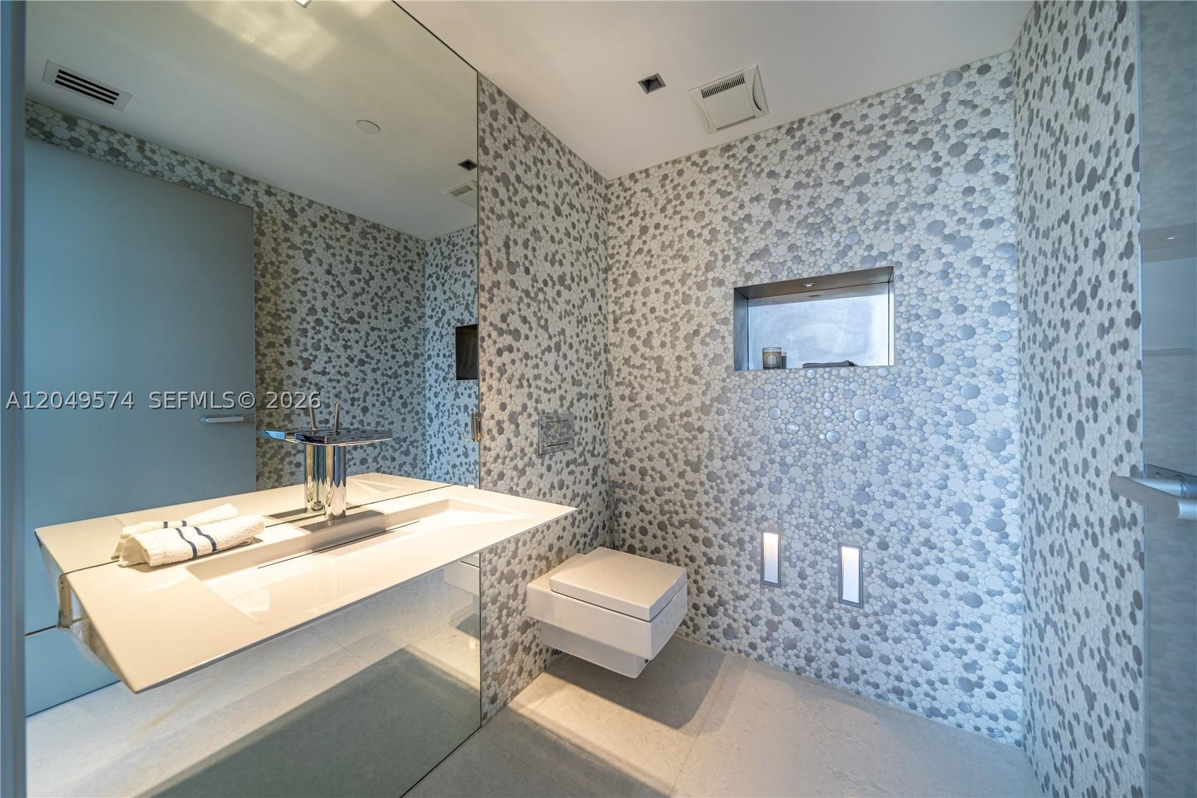 JADE OCEAN CONDO - Residential