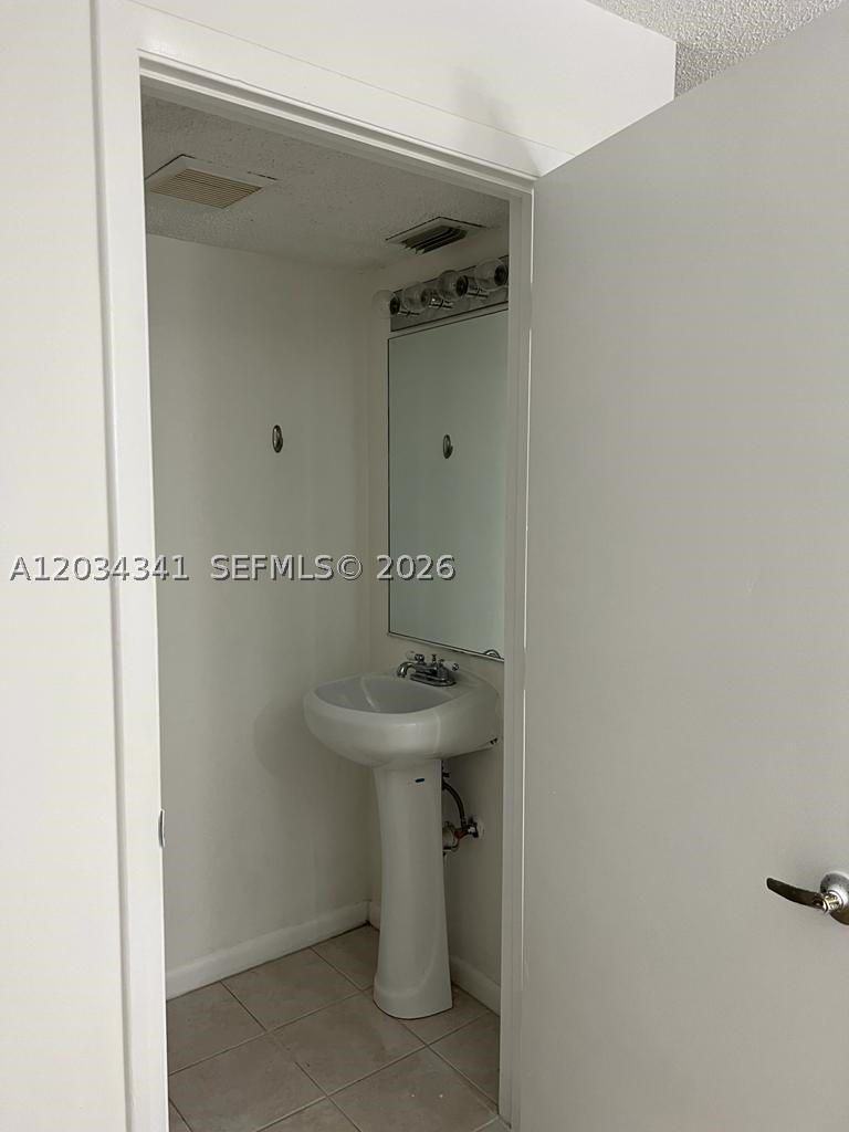 SUGAR POND MANOR OF WELLIN - Residential Lease
