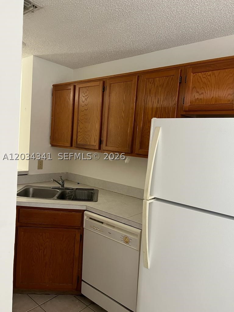 SUGAR POND MANOR OF WELLIN - Residential Lease