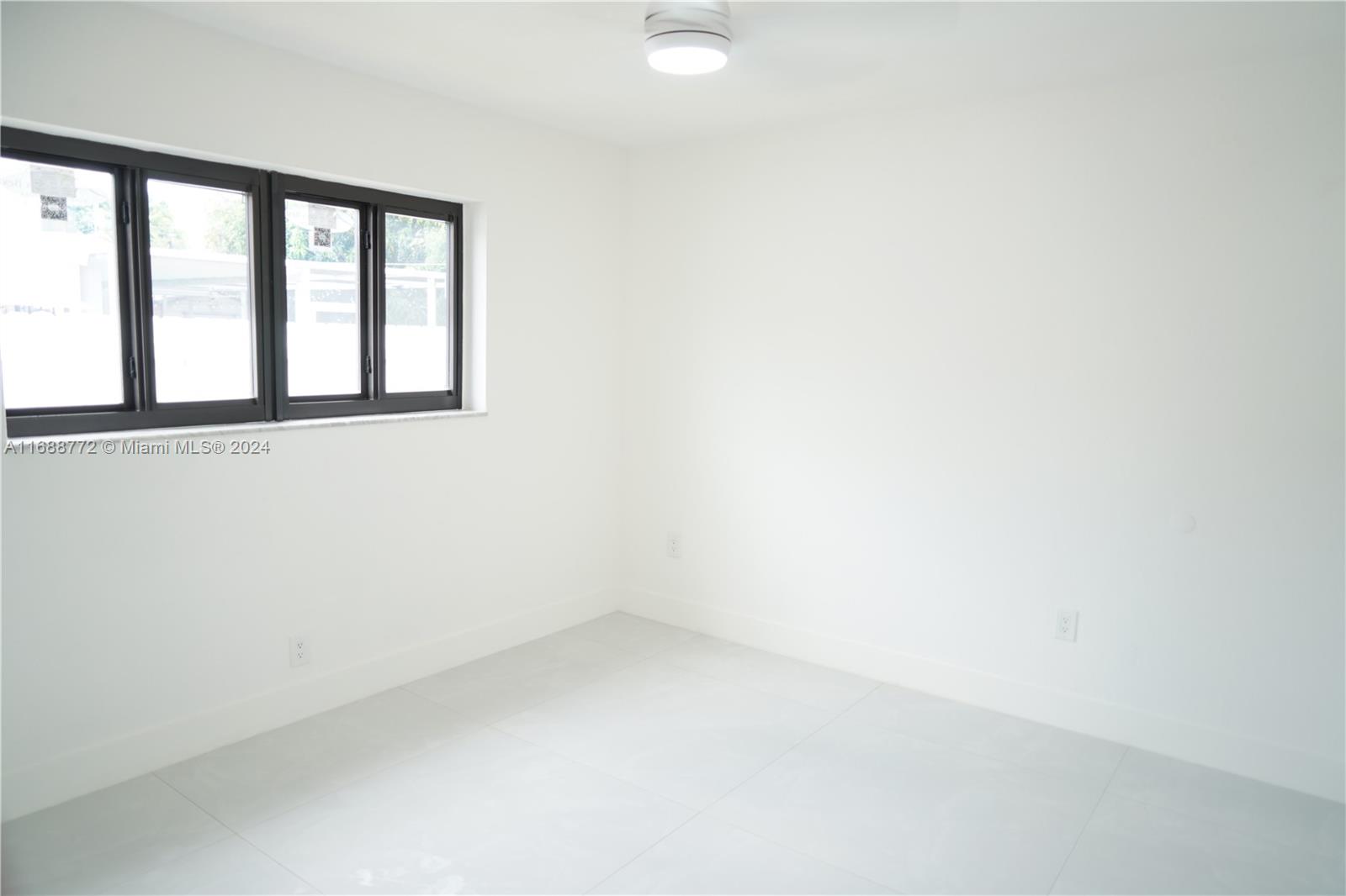 PLANTATION PARK 6TH ADD D - Residential Lease
