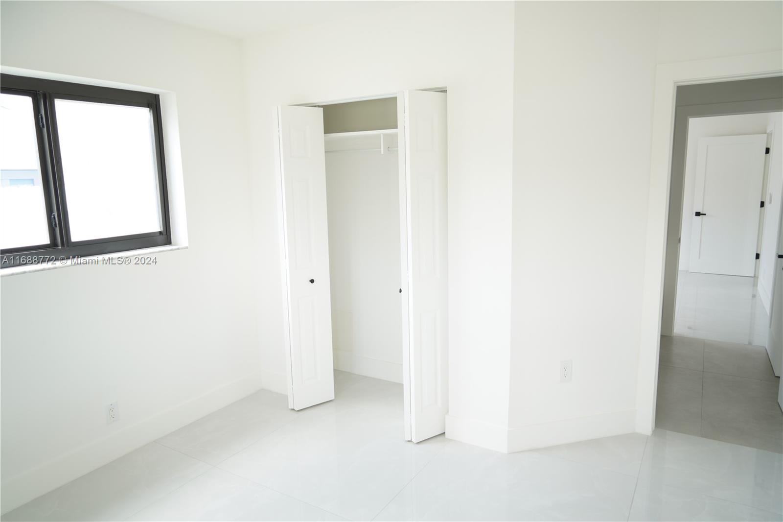 PLANTATION PARK 6TH ADD D - Residential Lease