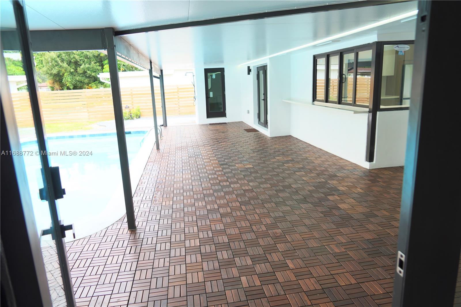 PLANTATION PARK 6TH ADD D - Residential Lease