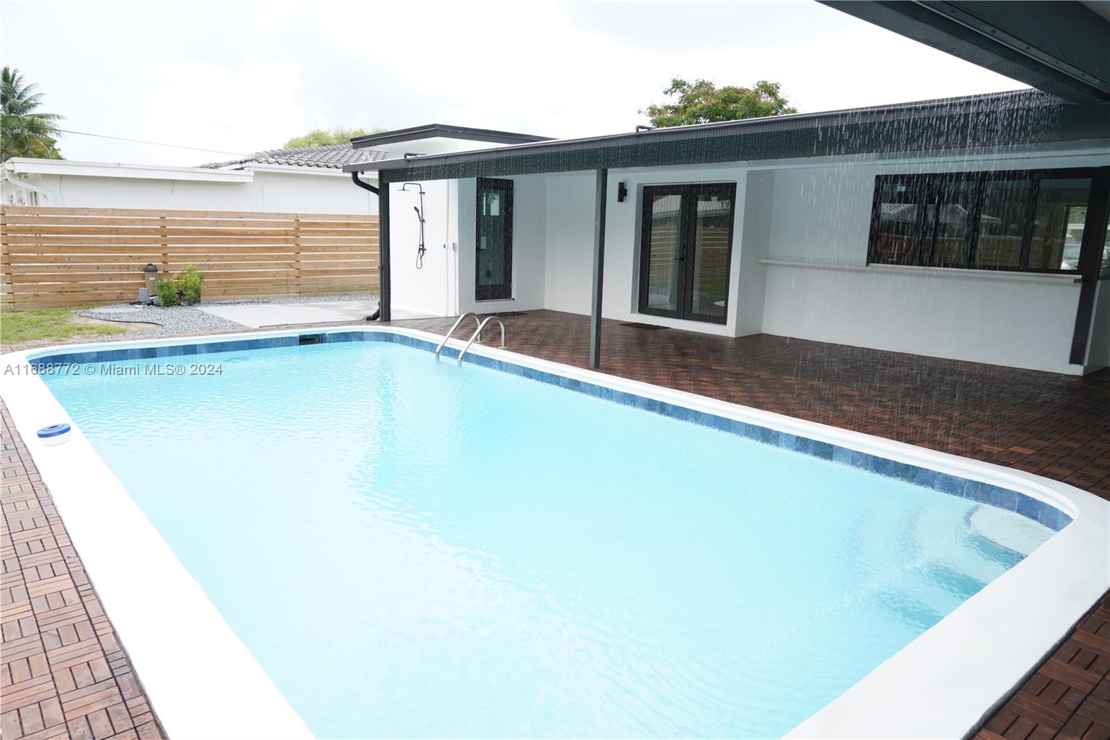 PLANTATION PARK 6TH ADD D - Residential Lease