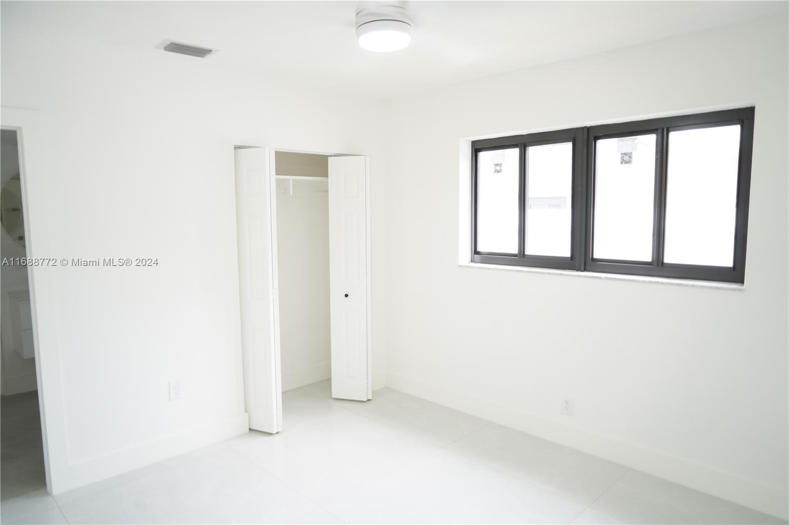 PLANTATION PARK 6TH ADD D - Residential Lease