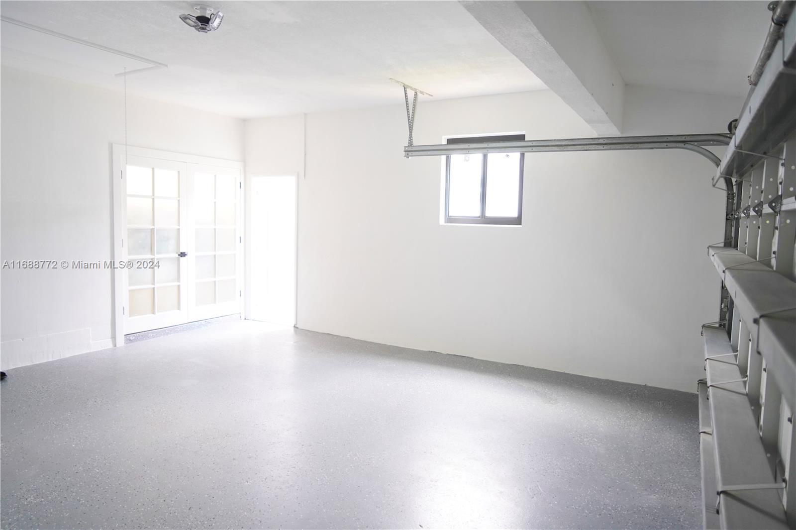 PLANTATION PARK 6TH ADD D - Residential Lease