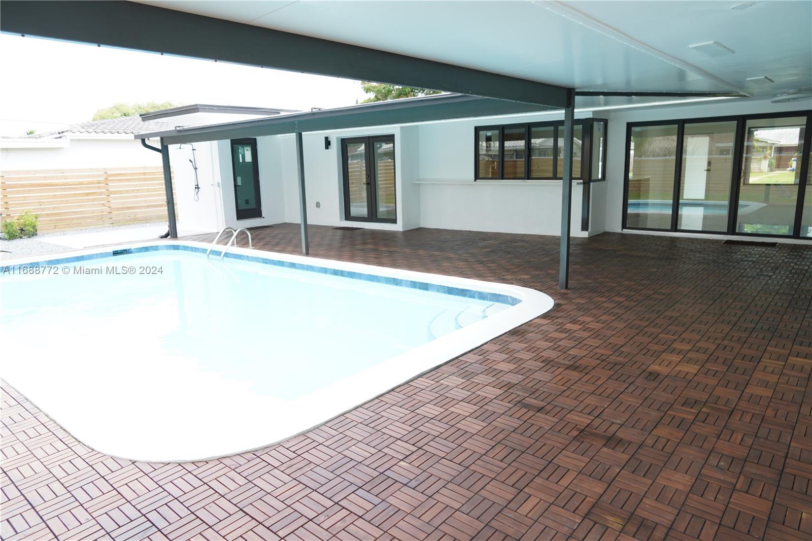 PLANTATION PARK 6TH ADD D - Residential Lease