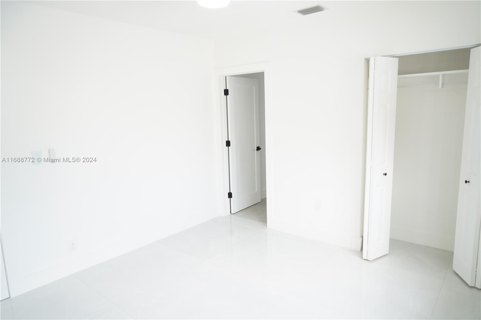 PLANTATION PARK 6TH ADD D - Residential Lease