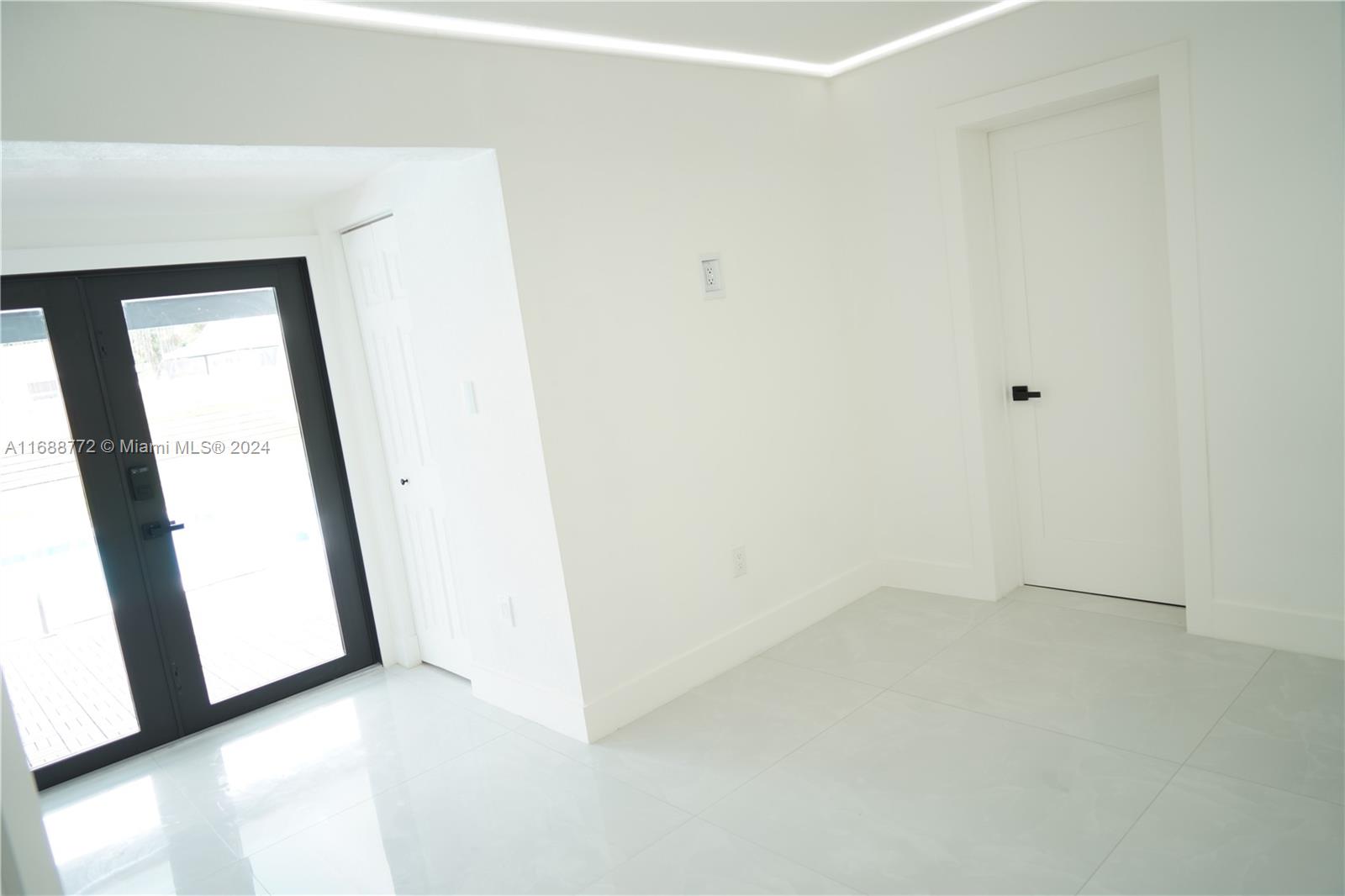 PLANTATION PARK 6TH ADD D - Residential Lease
