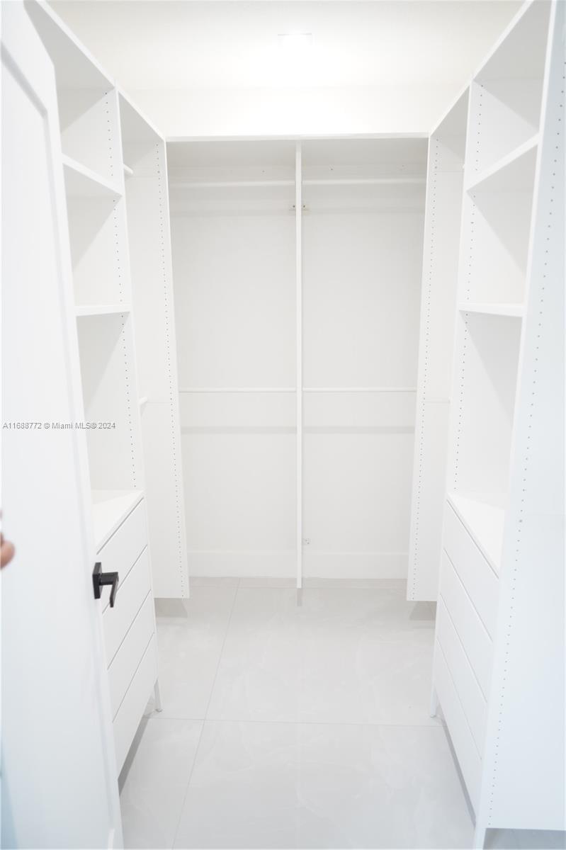 PLANTATION PARK 6TH ADD D - Residential Lease