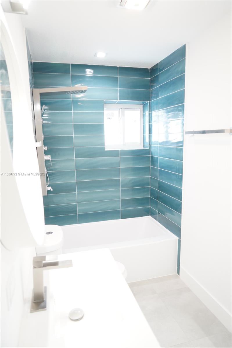 PLANTATION PARK 6TH ADD D - Residential Lease