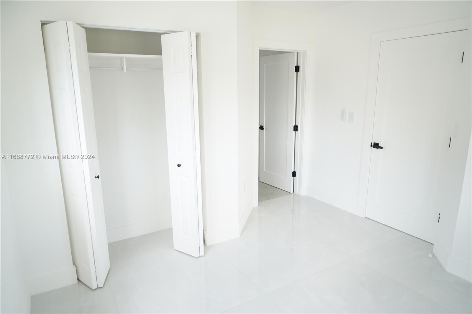 PLANTATION PARK 6TH ADD D - Residential Lease
