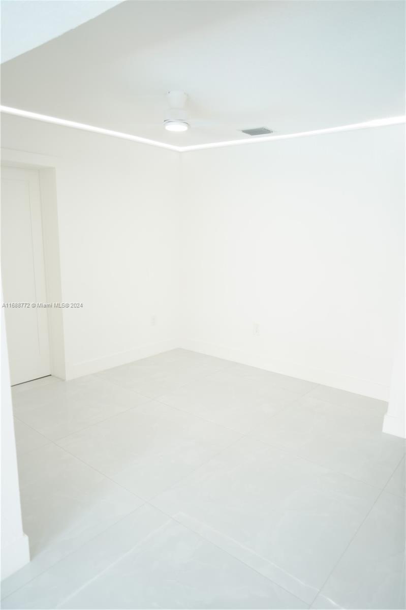 PLANTATION PARK 6TH ADD D - Residential Lease