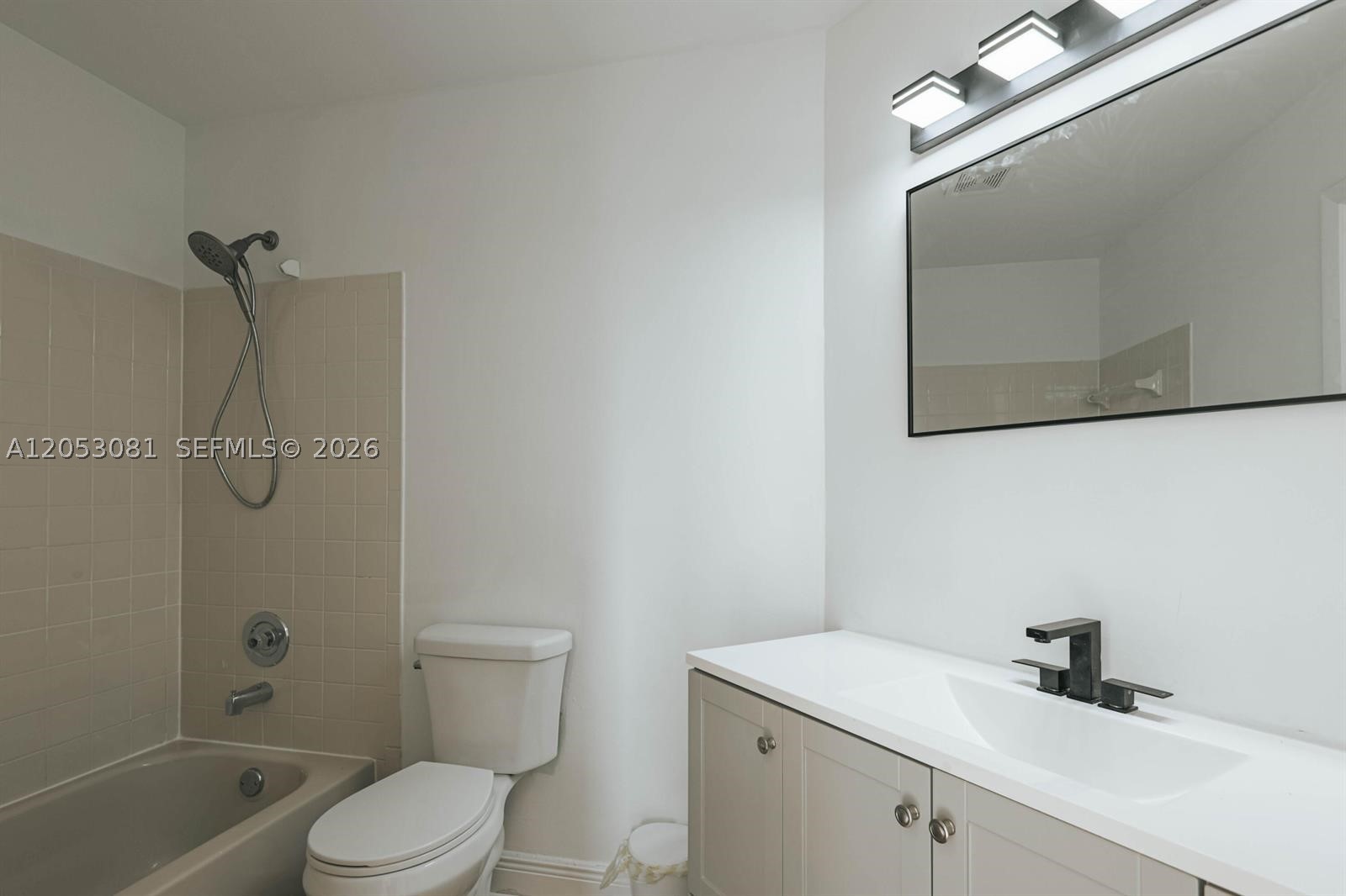 BAY WINDS 3 - Residential Lease