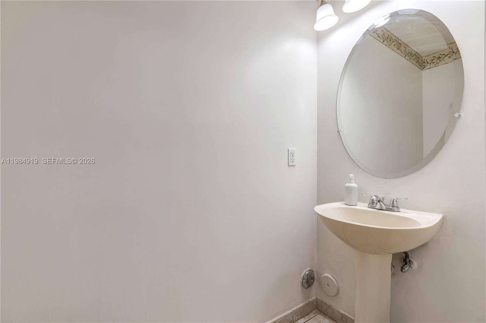 FOREST LAKES VILLAS - Residential