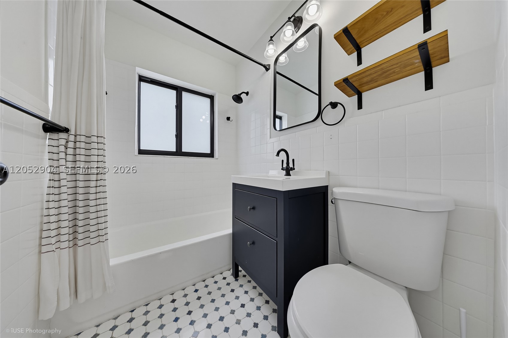 TAMIAMI PINES - Residential
