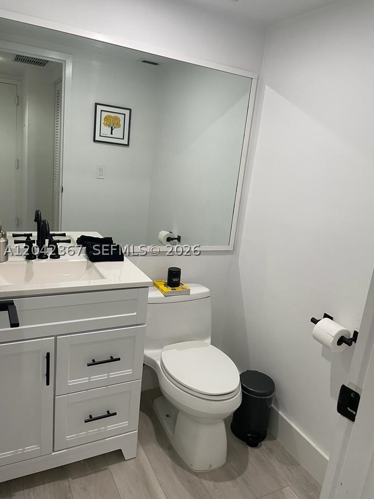 BRICKELL BAY CLUB CONDO - Residential Lease