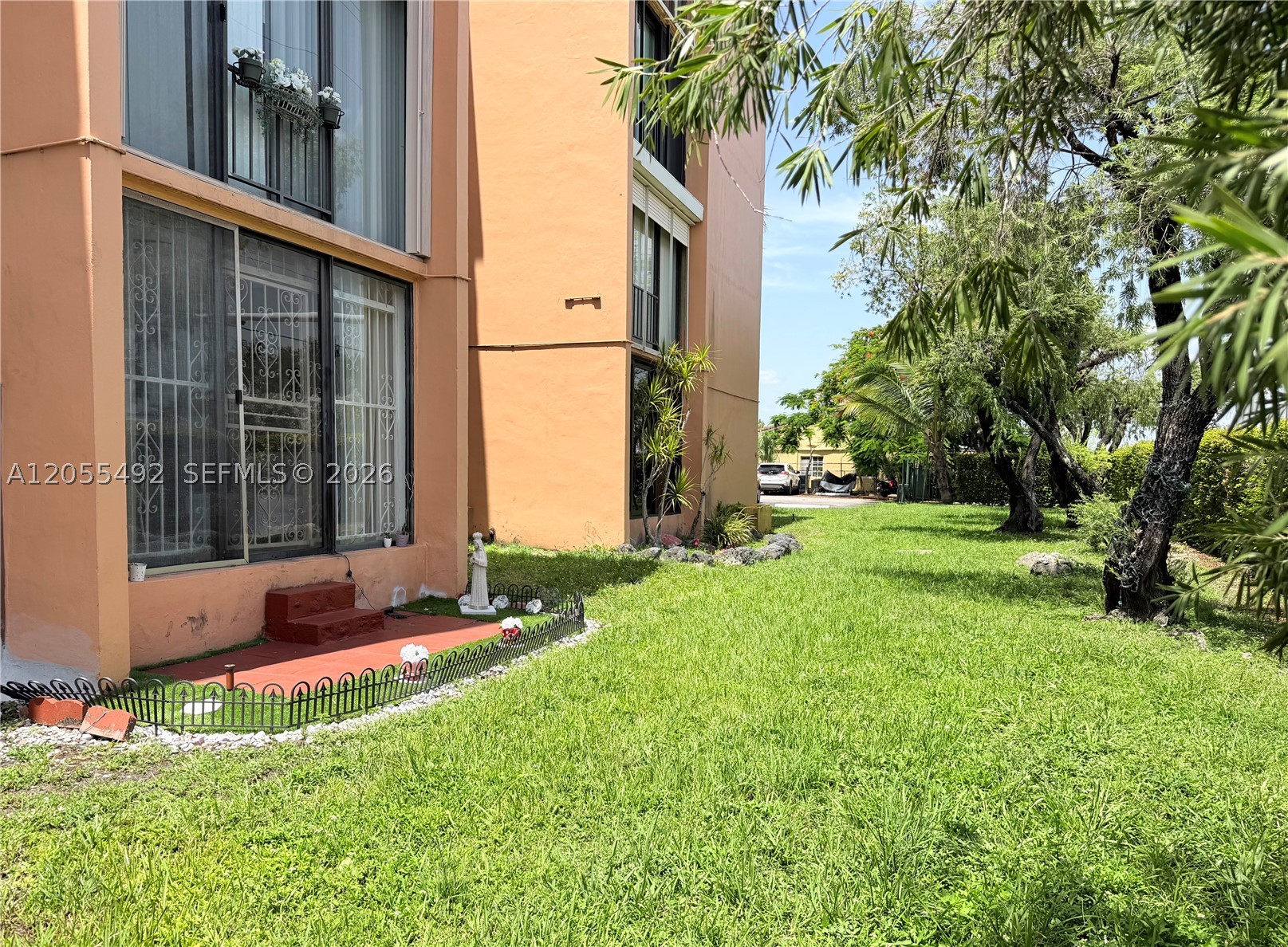 VERSIALLES GARDENS II CON - Residential Lease