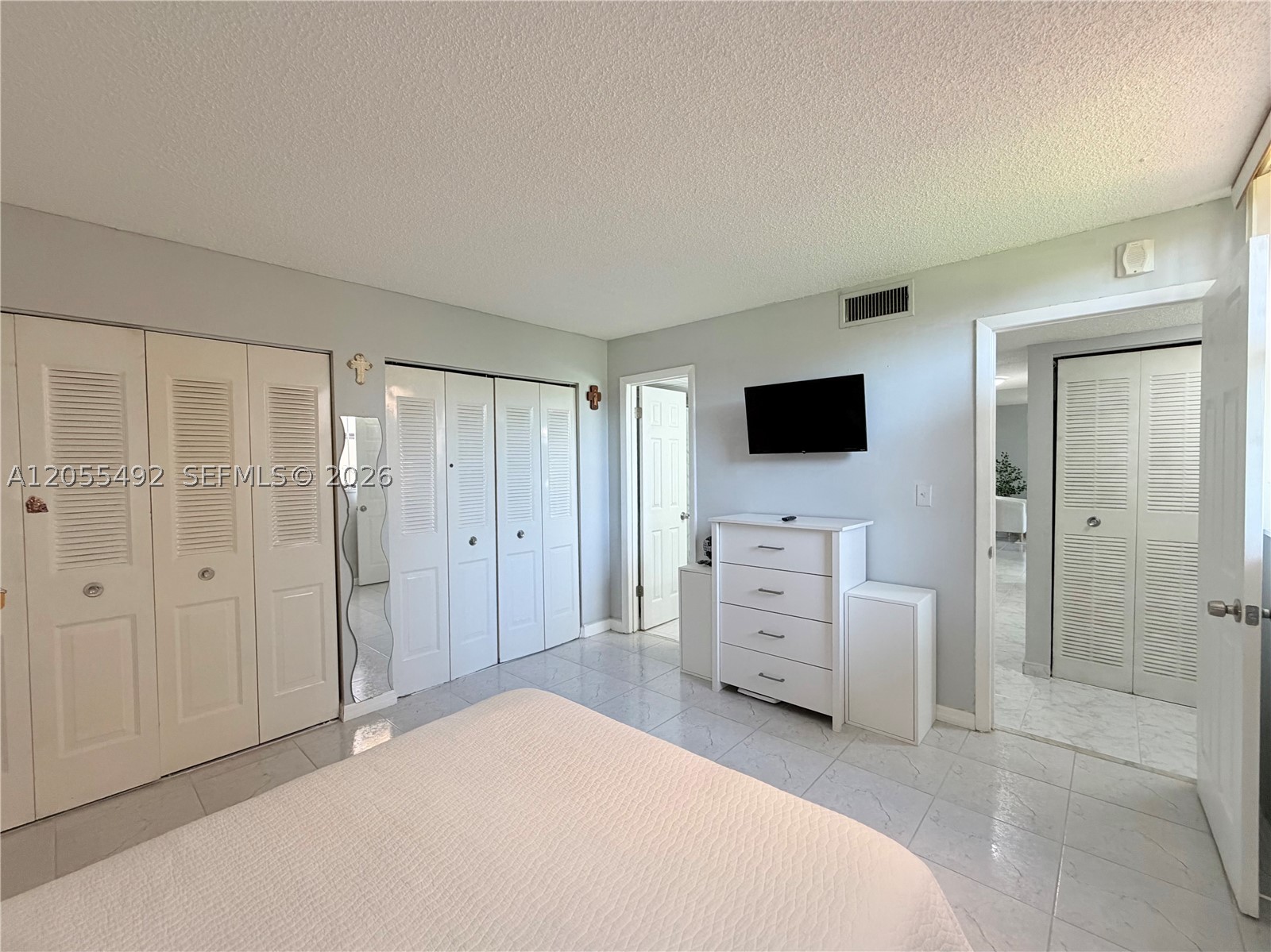 VERSIALLES GARDENS II CON - Residential Lease
