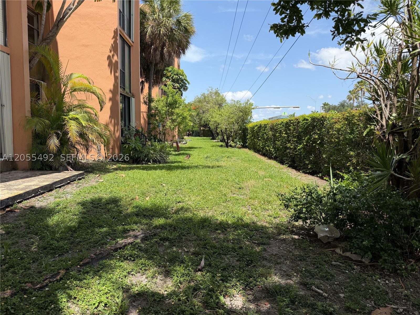 VERSIALLES GARDENS II CON - Residential Lease