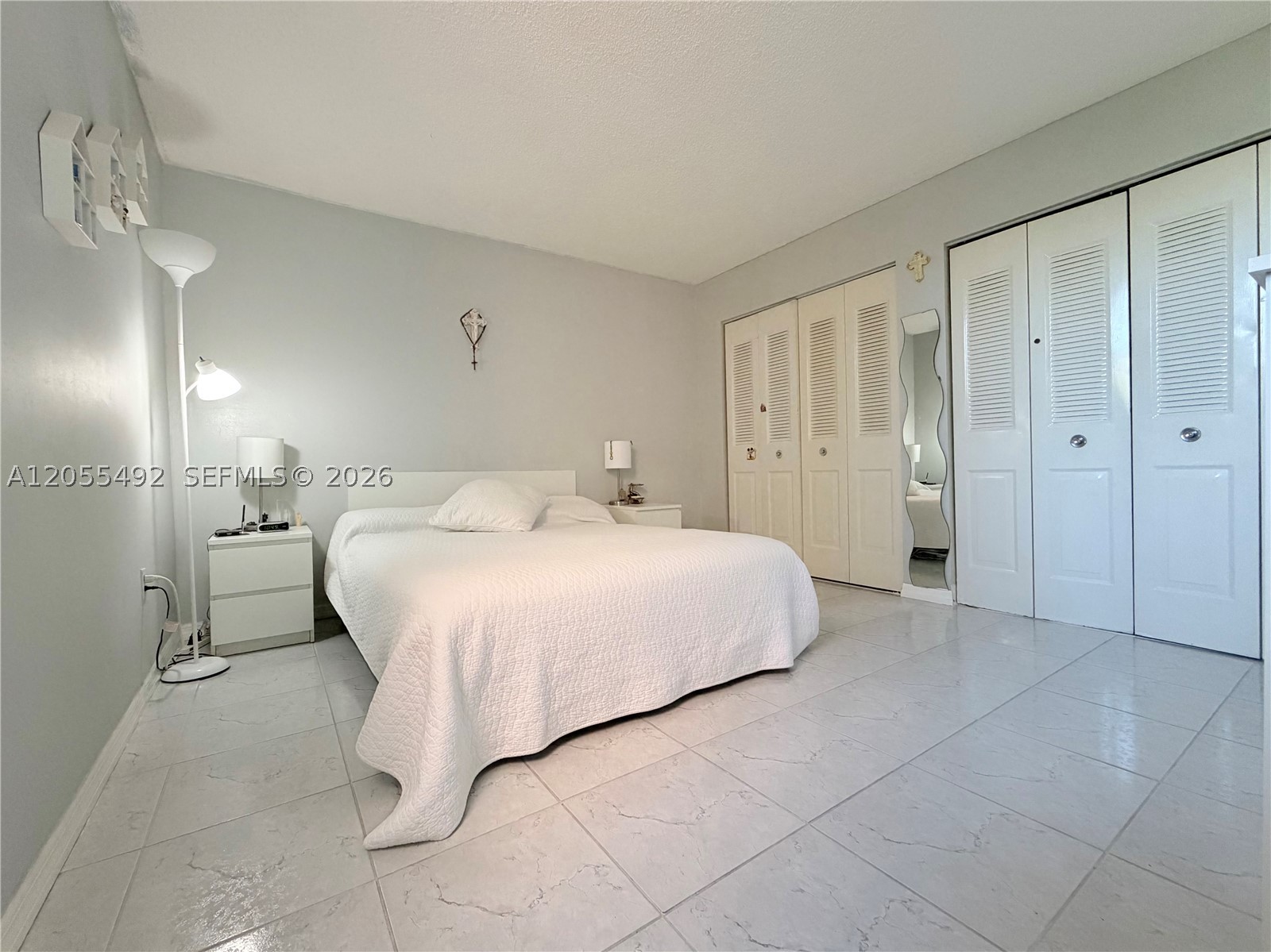 VERSIALLES GARDENS II CON - Residential Lease