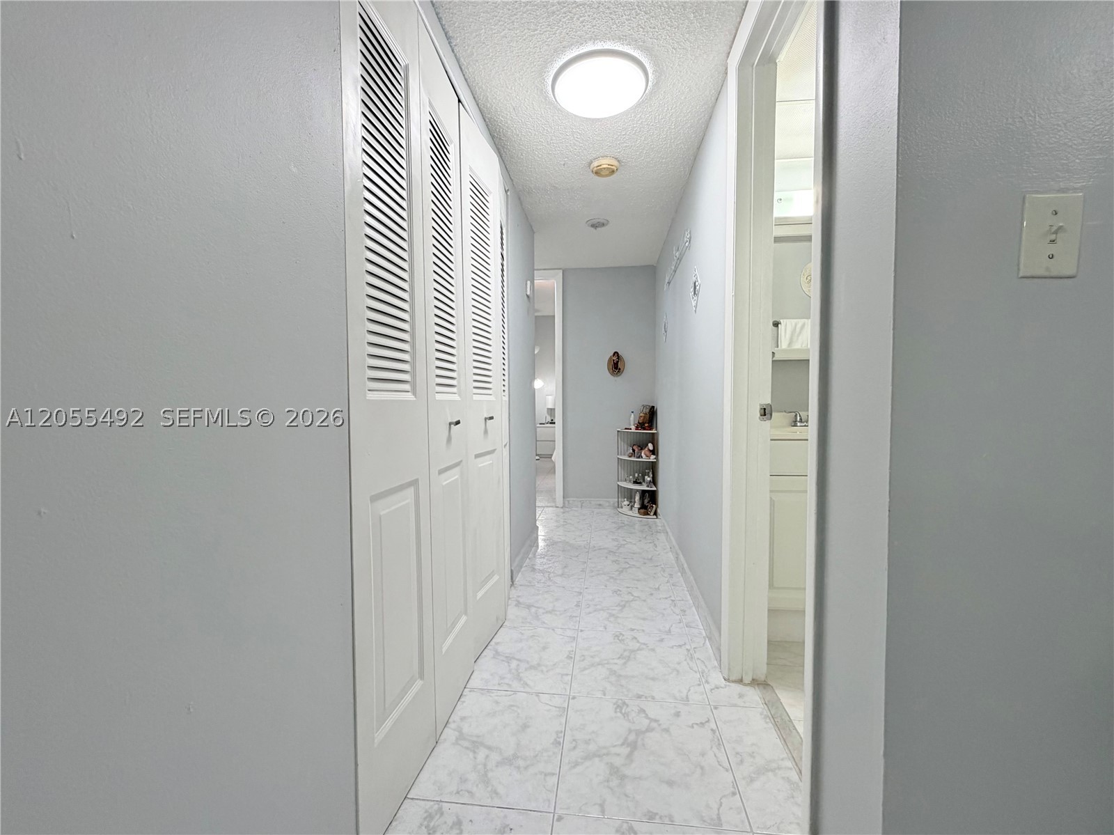 VERSIALLES GARDENS II CON - Residential Lease