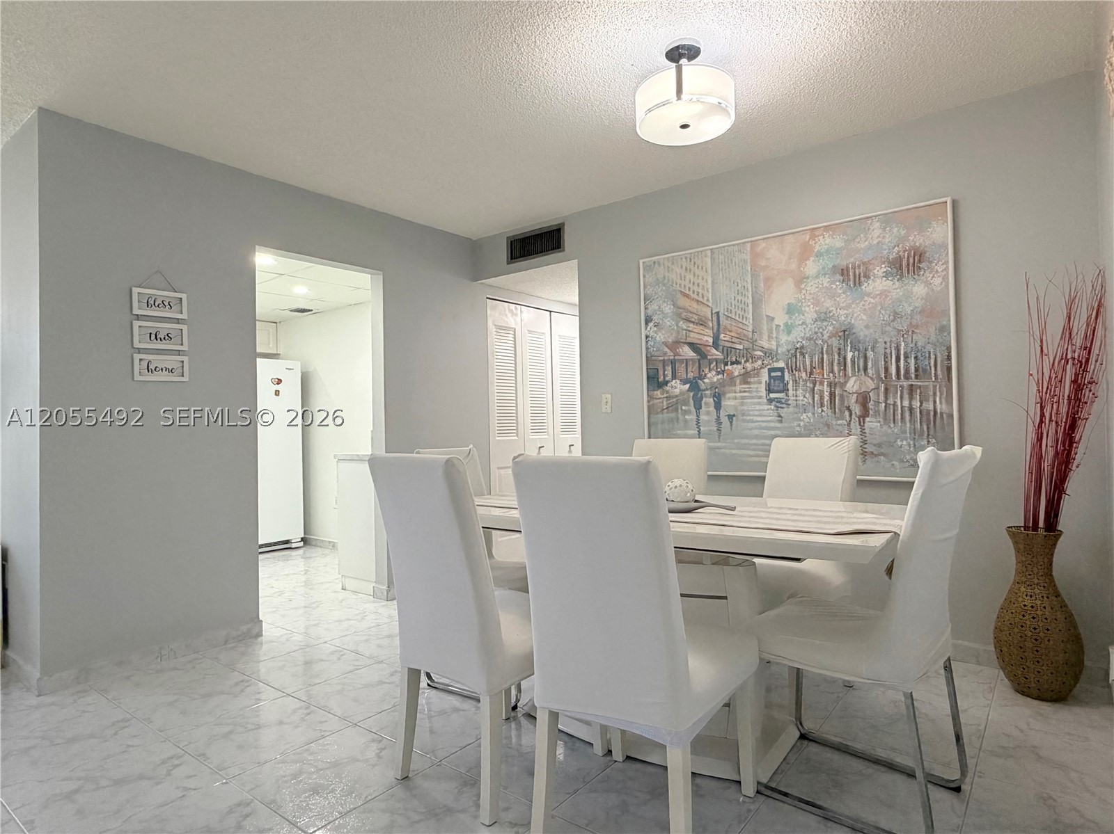 VERSIALLES GARDENS II CON - Residential Lease