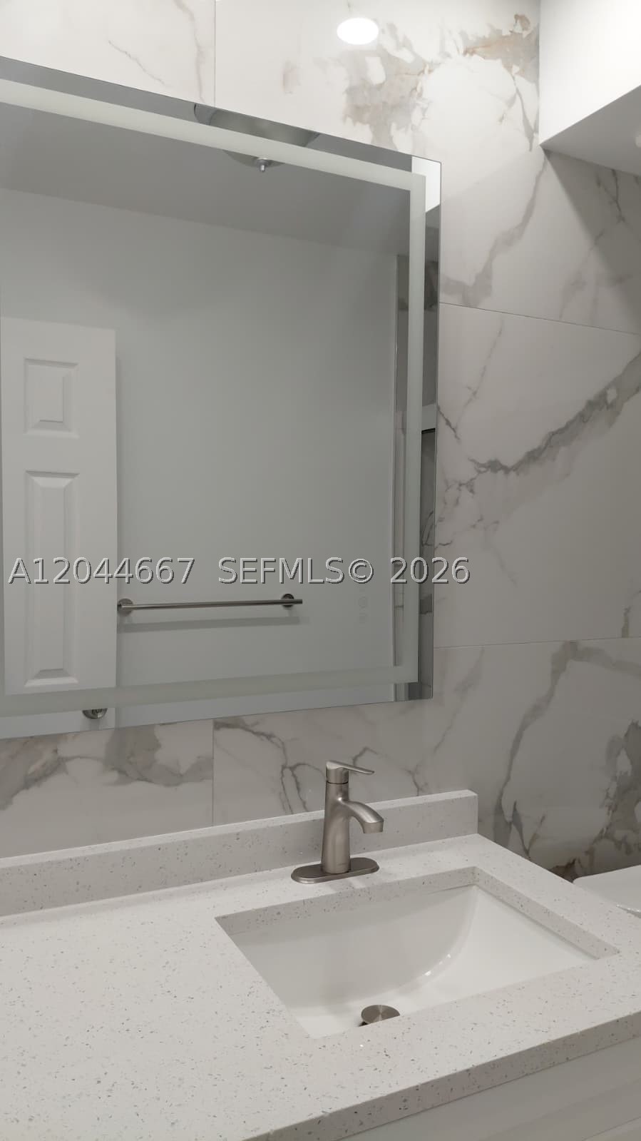 PINES CONDO - Residential Lease