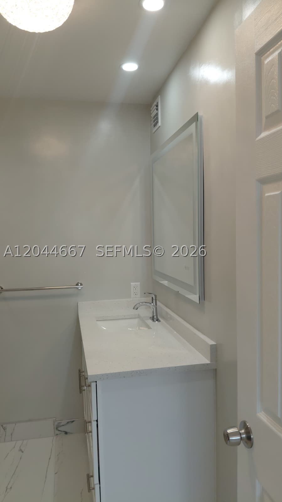 PINES CONDO - Residential Lease