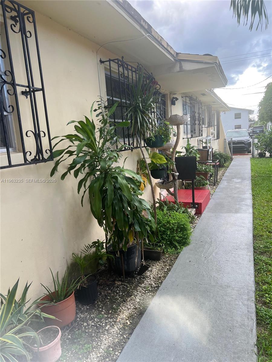 COMFORT GARDENS - Residential Income