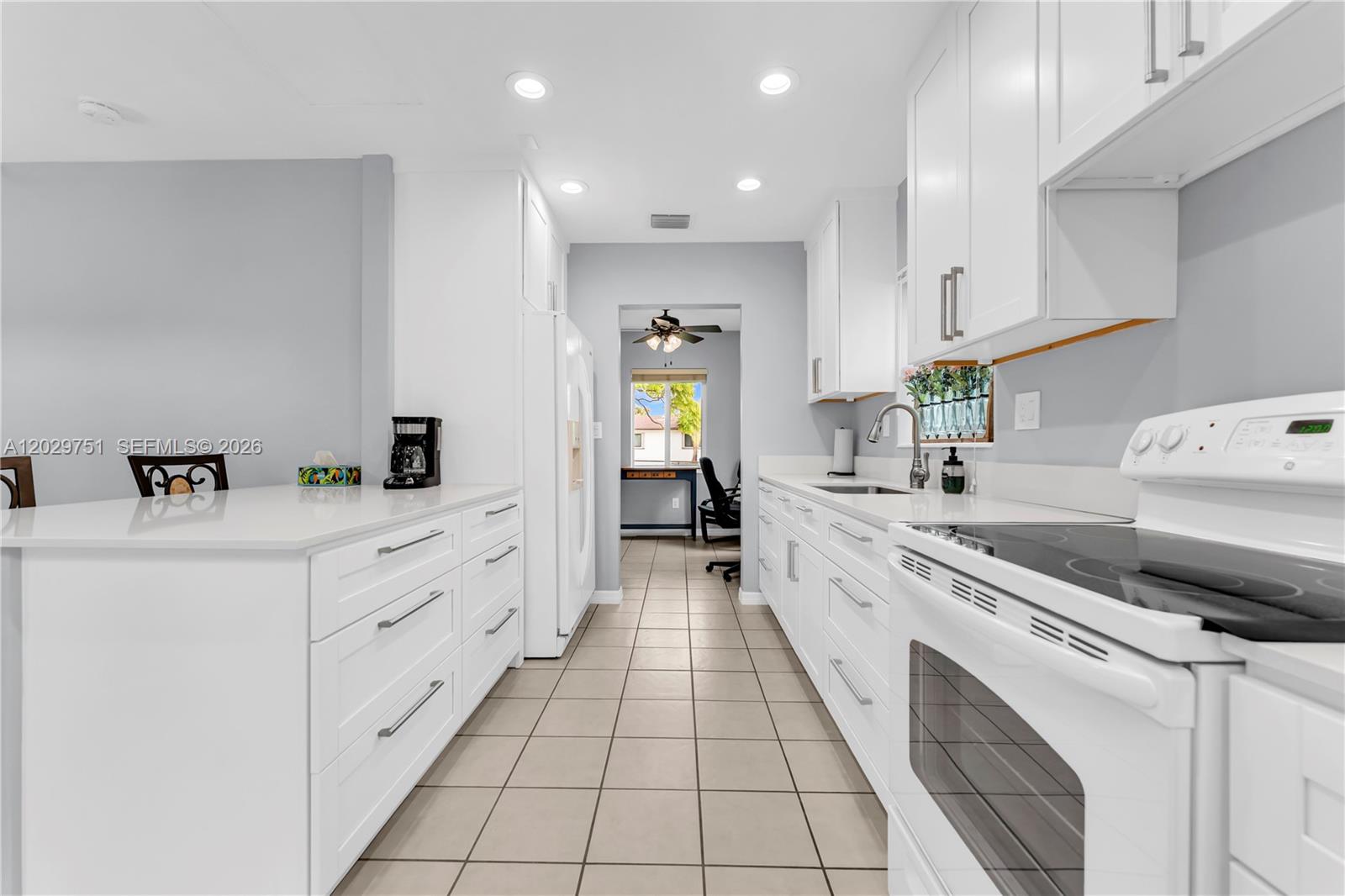 ROYALE GREEN SEC 3 - Residential