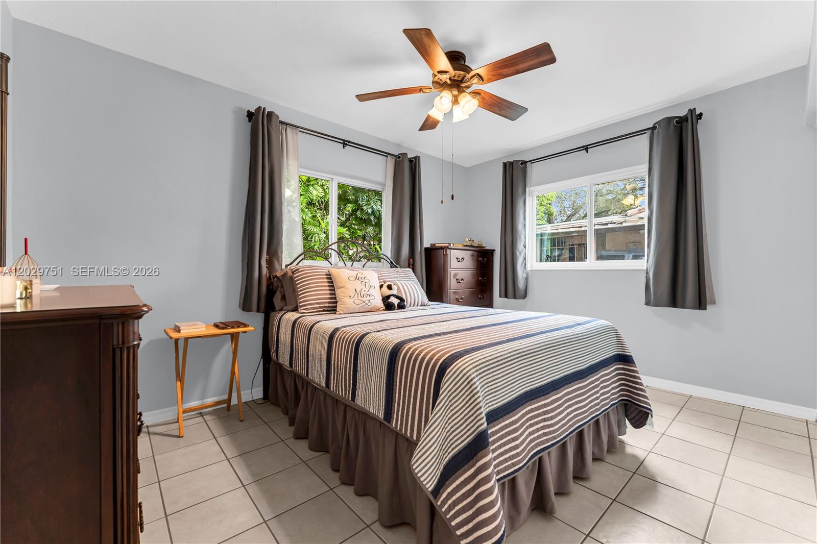 ROYALE GREEN SEC 3 - Residential