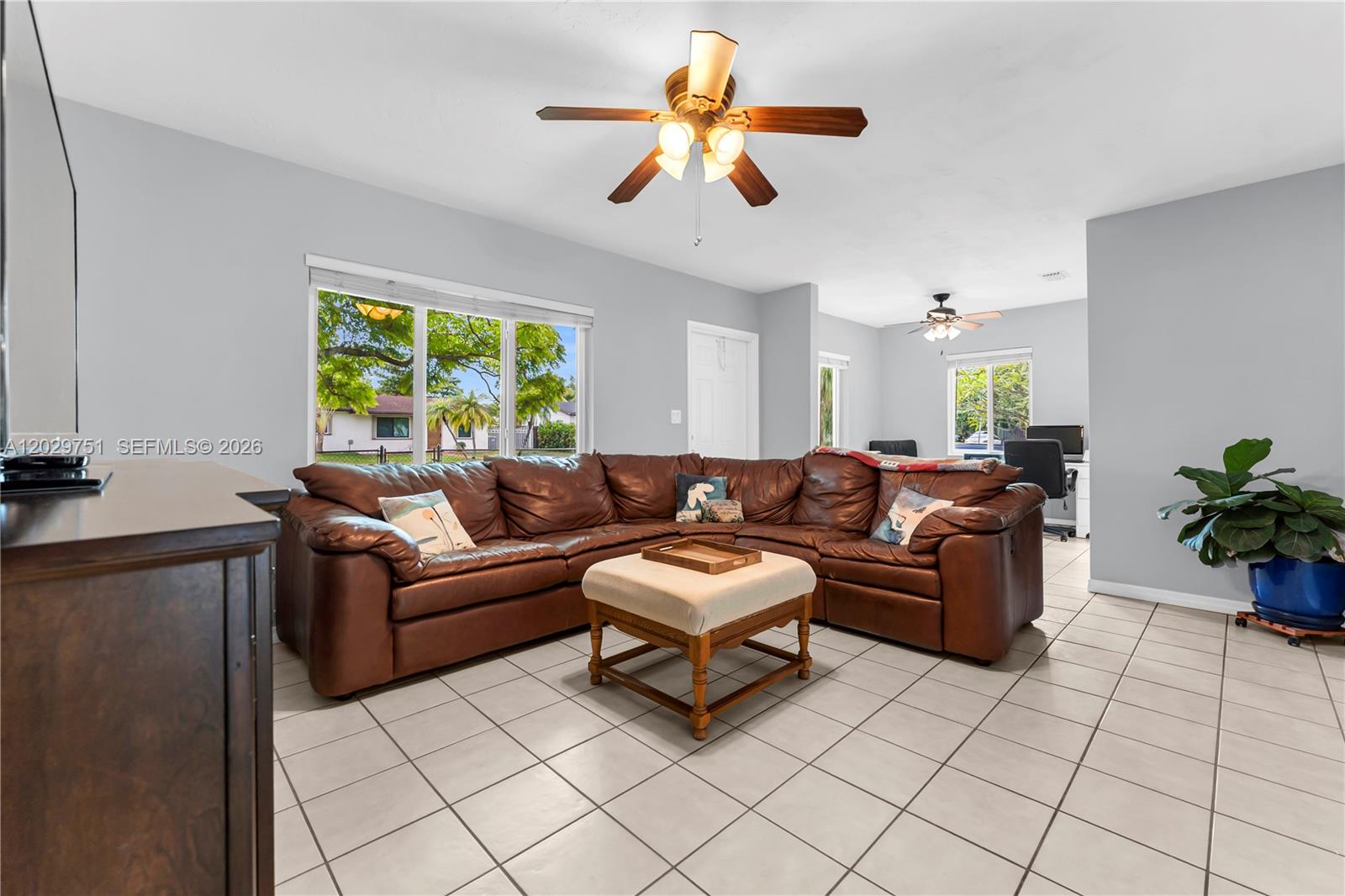 ROYALE GREEN SEC 3 - Residential