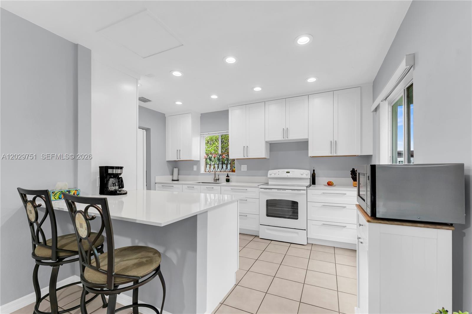 ROYALE GREEN SEC 3 - Residential