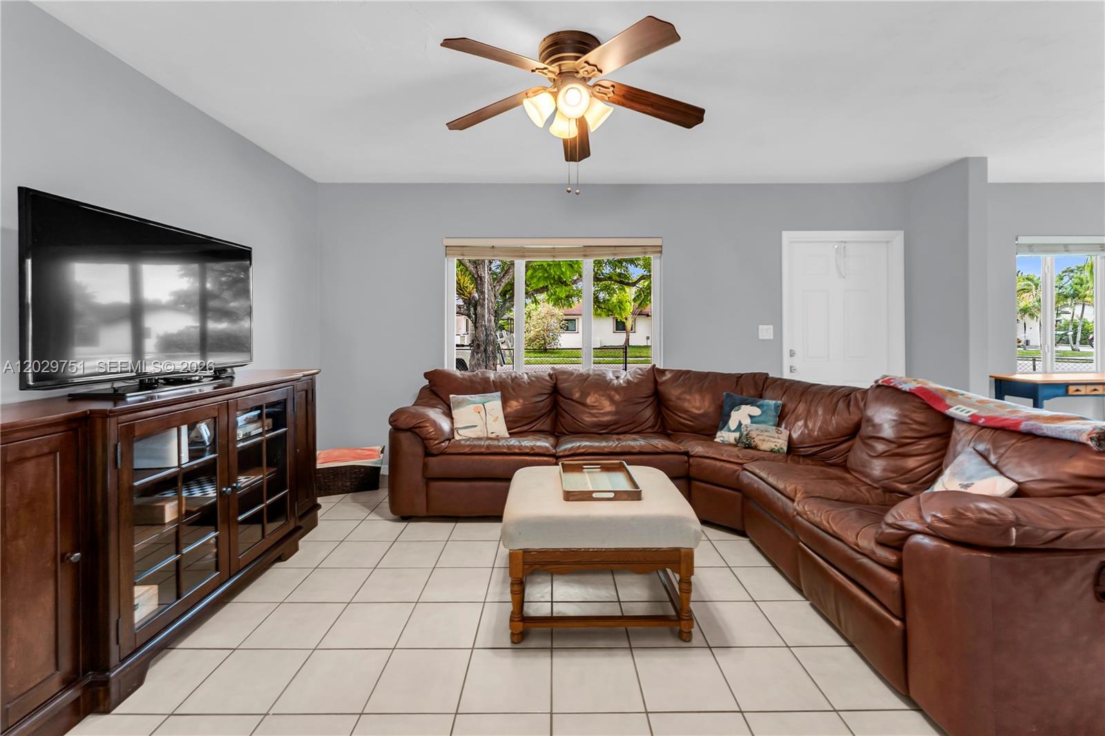 ROYALE GREEN SEC 3 - Residential