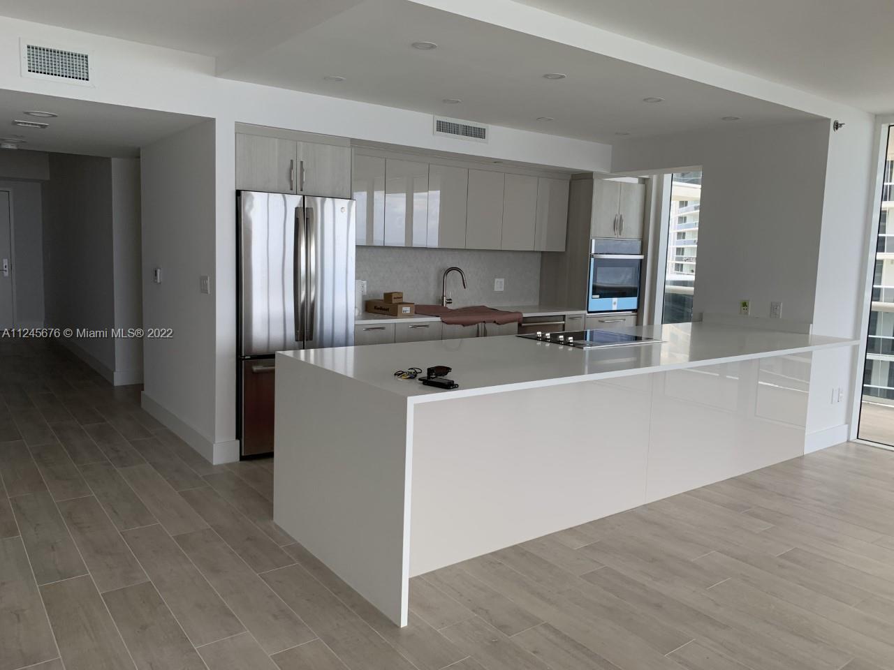 BEACH CLUB CONDO - Residential Lease