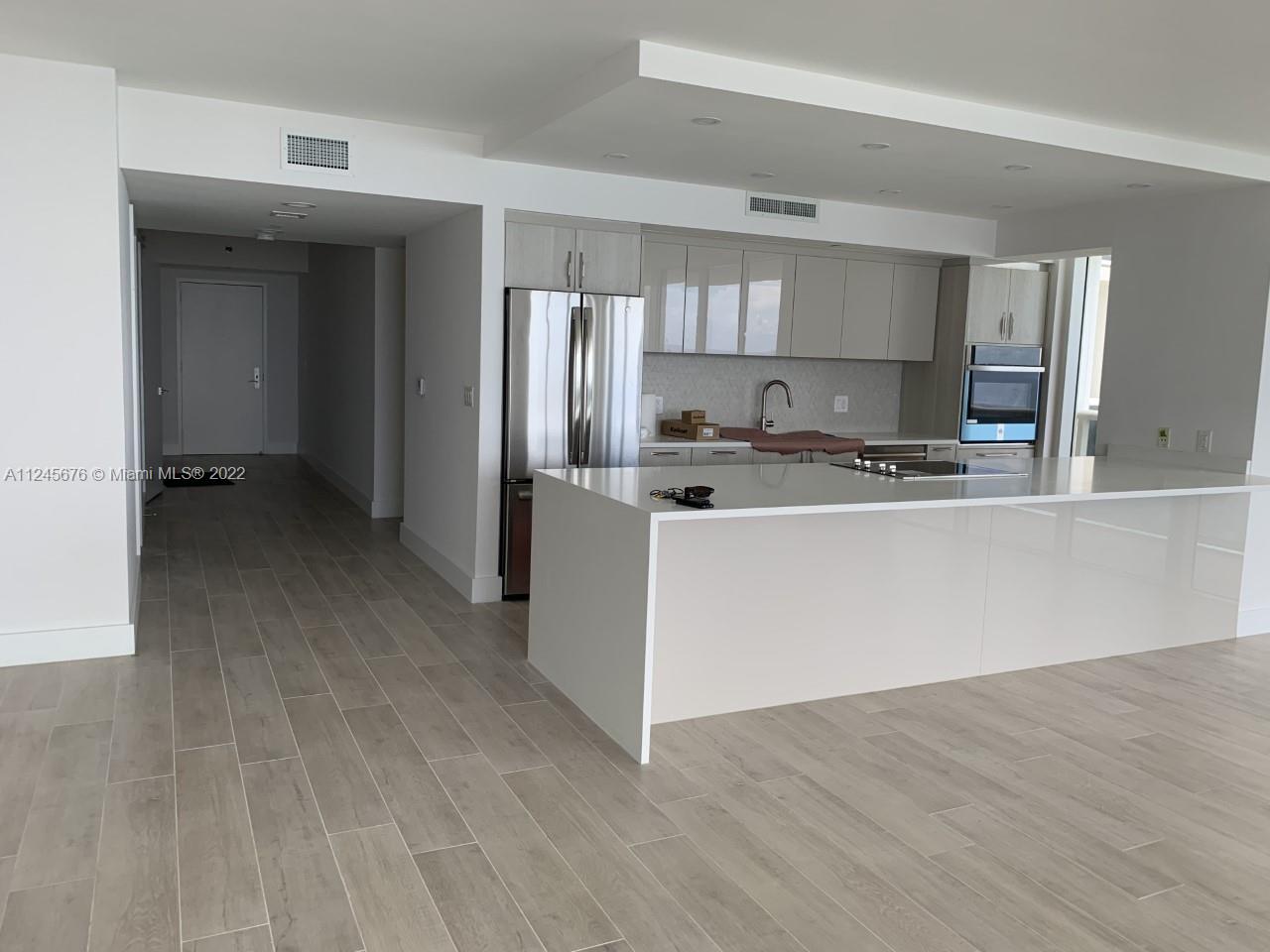 BEACH CLUB CONDO - Residential Lease