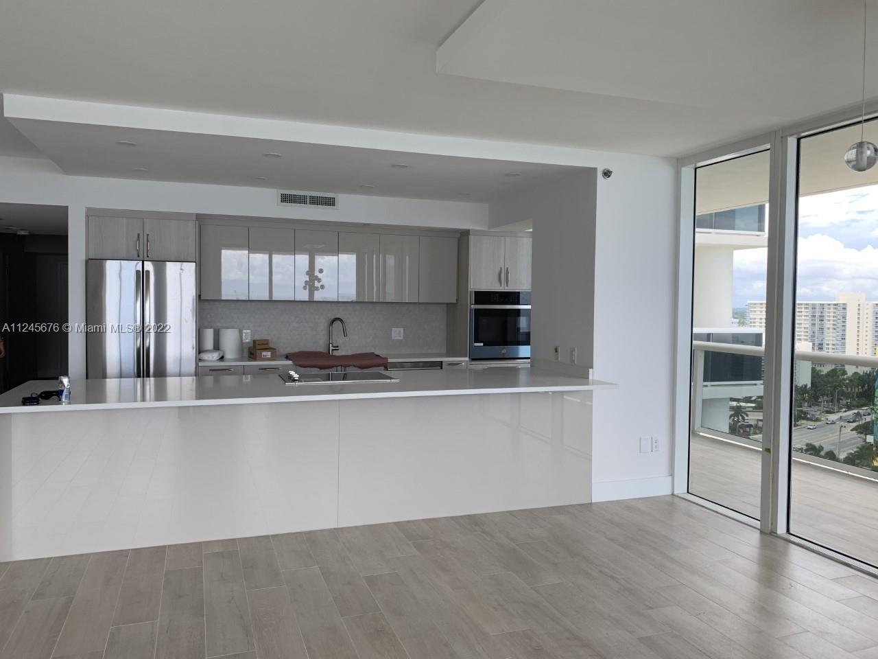 BEACH CLUB CONDO - Residential Lease