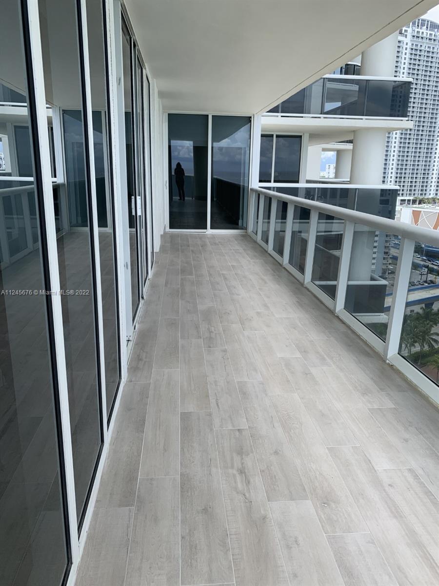 BEACH CLUB CONDO - Residential Lease