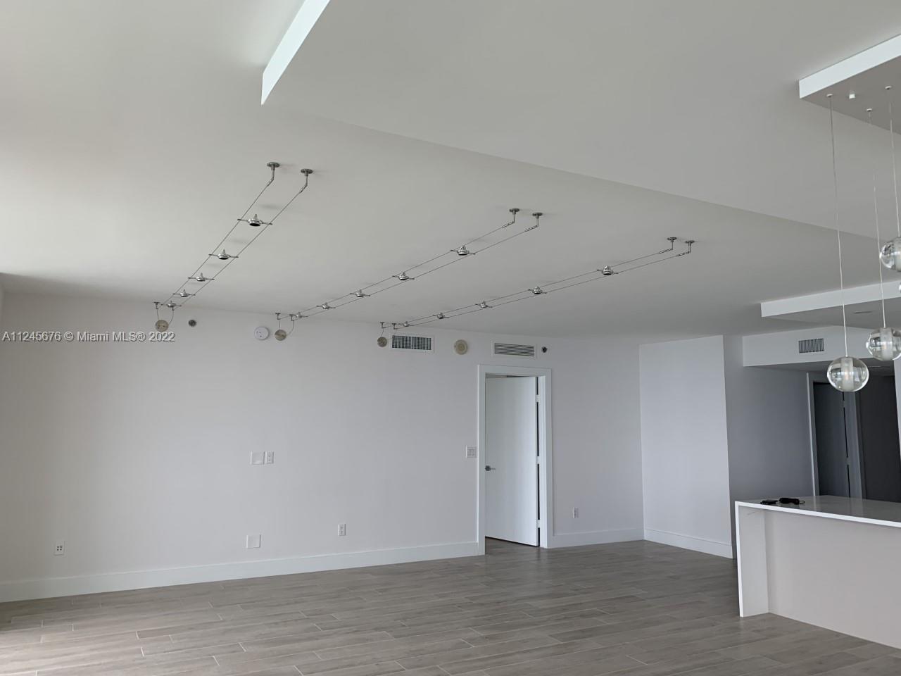 BEACH CLUB CONDO - Residential Lease