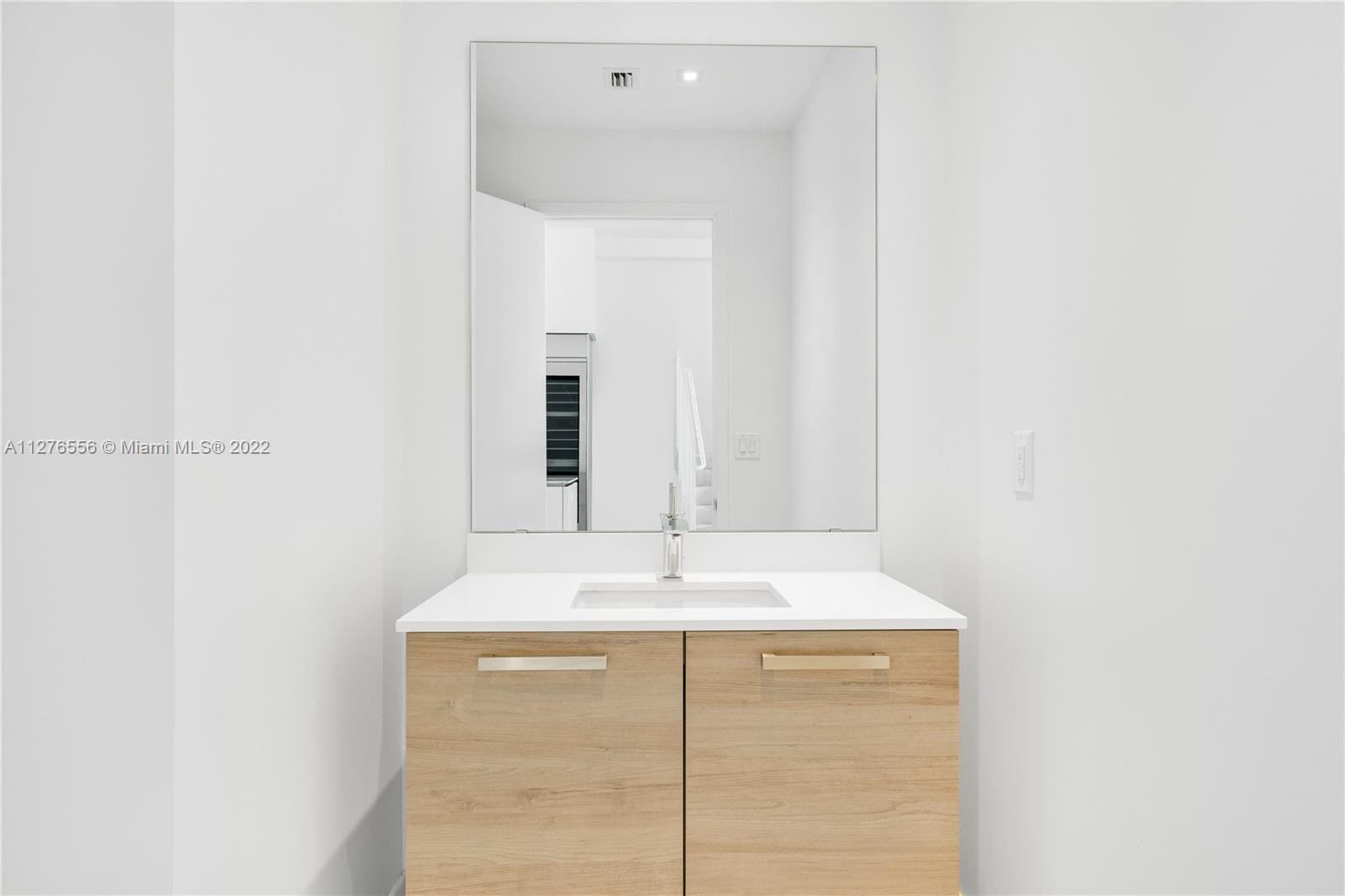 PRIVE CONDO - Residential