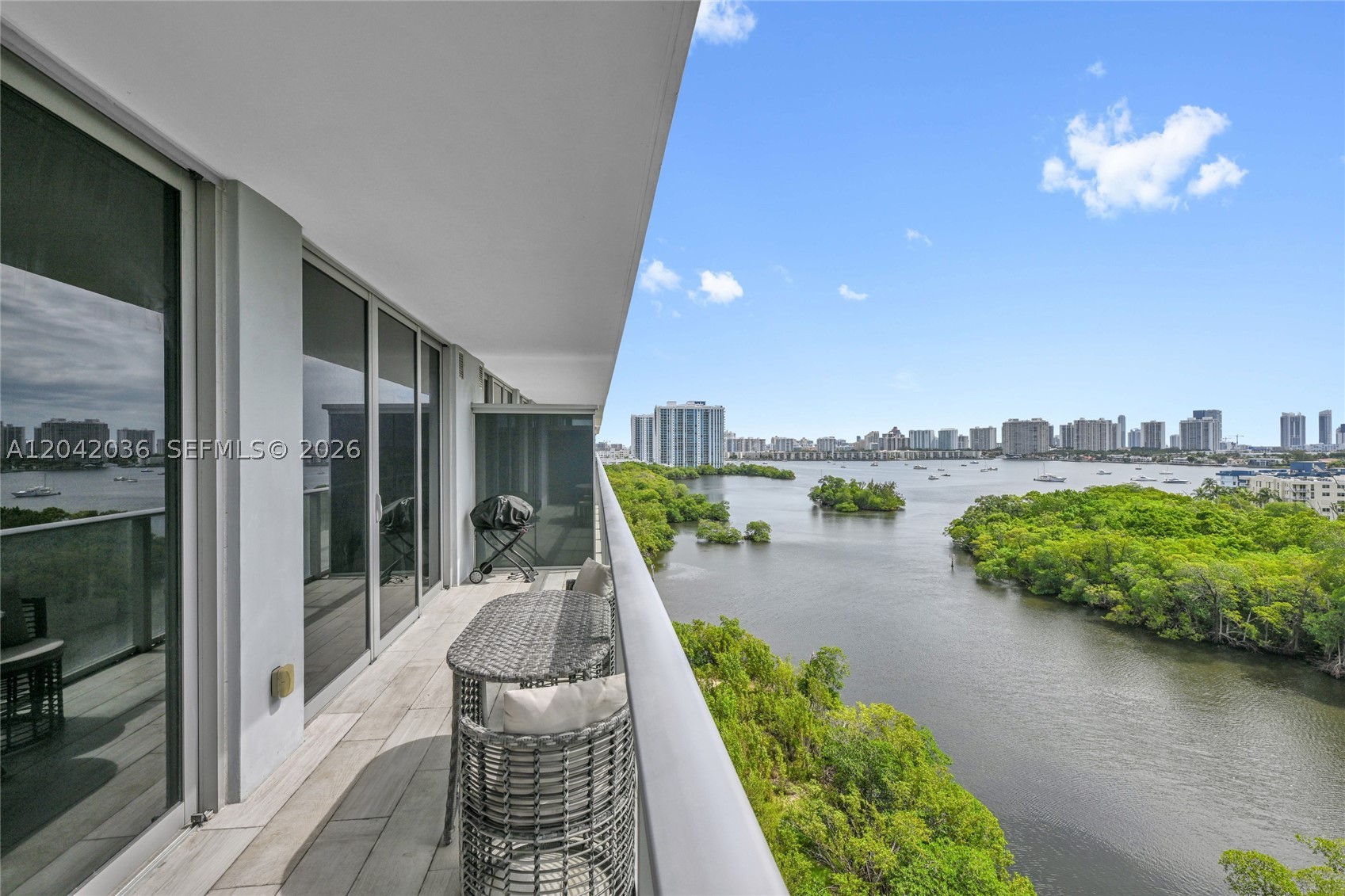 THE HARBOUR SOUTH CONDO - Residential