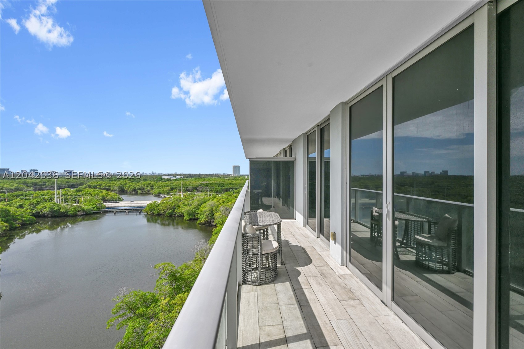 THE HARBOUR SOUTH CONDO - Residential