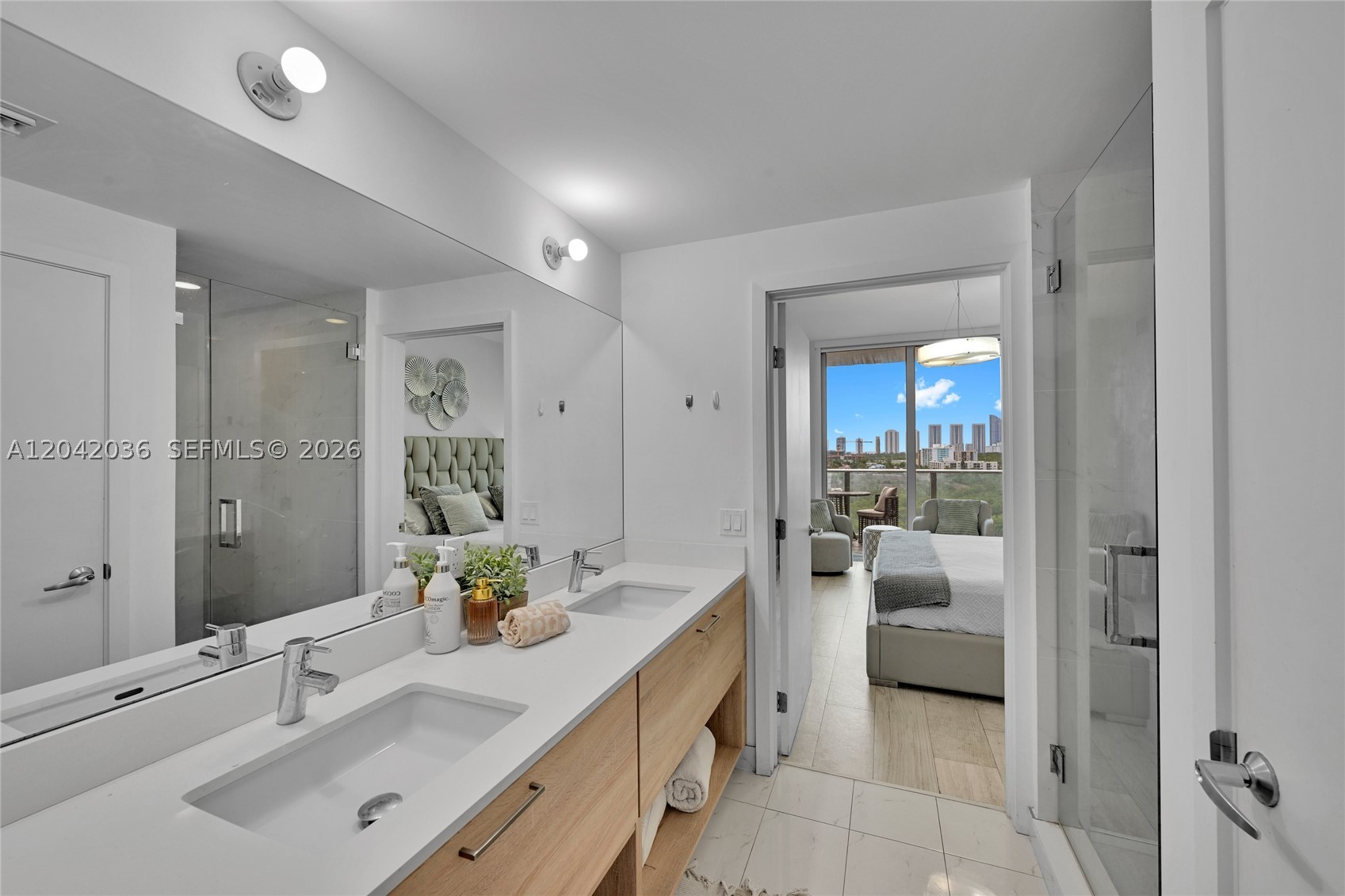 THE HARBOUR SOUTH CONDO - Residential